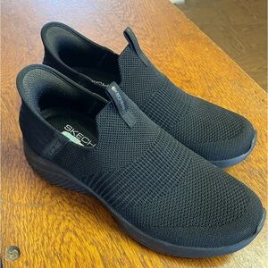 Skechers Ultra Flex 3.0 Cozy Streak Hands Free Slip Ins